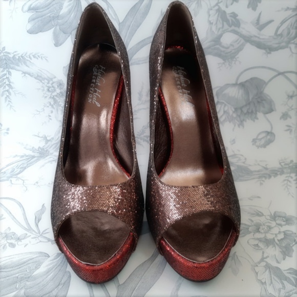 HIGHEST HEEL Bronze & Red Sequined Open To… - Picture 2 of 8